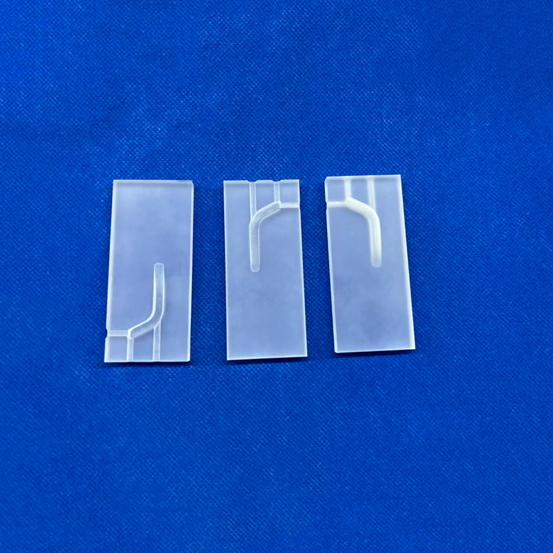 Aktueller Firmenfall über Corrosion Resistance Sandblasted Quartz Sheet for High Temperature Insulation-Mia