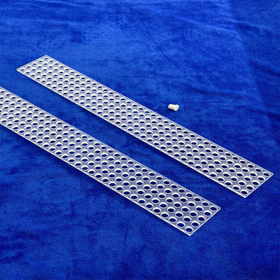 Herstellung von Korrosionsbeständigem, durchsichtigem, perforiertem Quarzblech