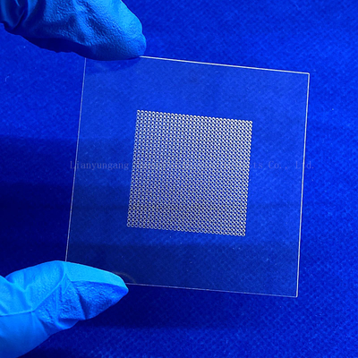 1-10 mm Dicke Quadratisch Transparentes Laser-Dill-Loch UVC Quarzglasplatte