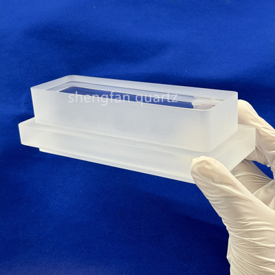 CNC-Ausbearbeitung von Quarz-Schrittblechen mit hoher Lichtübertragung