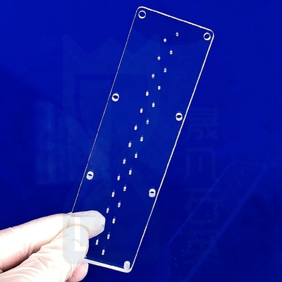 High Light Transmittance Factory Custom Laser Perforated Quarz Glasblech geschmolzenem Quarz