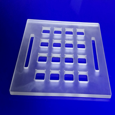 CNC-Produktion mit hoher Präzision Hohe Reinheit 99,99% Quarzbohrte Platten Quarz gegraubte Platten und Quarzglasplatten