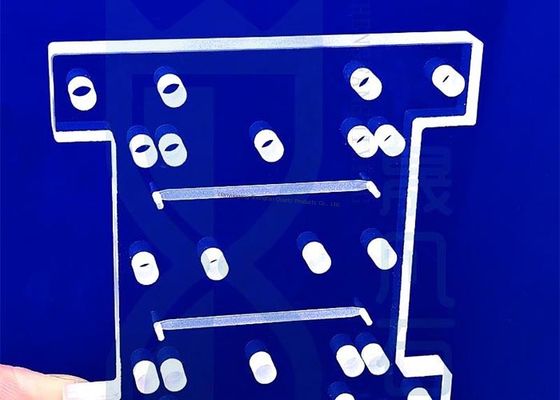 Maßgeschneiderte Quarzglasplatte mit hoher Temperatur für die Härtemaschine mit einer Toleranz von ±0,02 mm und einer Arbeitstemperatur von 1150 °C