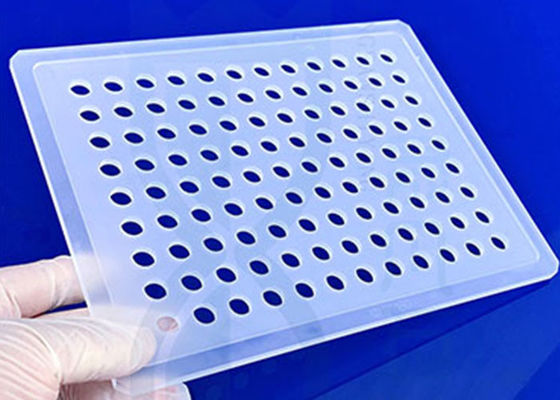 Kundengebundene transparente Quarz-Glas-Platten-Säurebeständigkeit Lasers bohrende