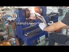 Hochreine Weiterverarbeitungsrohre aus klarem Quarzglas mit Schlitzen