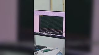 Präzisionsschneiden, Bohren, Lasernuten von Quarzglasplatten